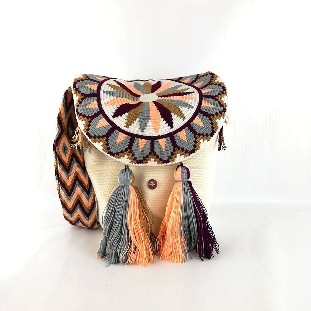 Wayuu Bag Size: An Insider's Guide ⋆ #1 Worldwide - Wayuu Mochila Bags ...